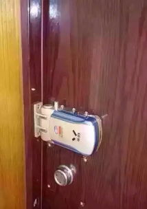 企石东发开锁服务部开保险柜锁防盗门锁